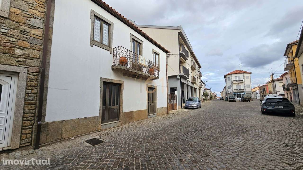 Simpática casa em Sendim - Miranda do Douro - Grande imagem: 2/39