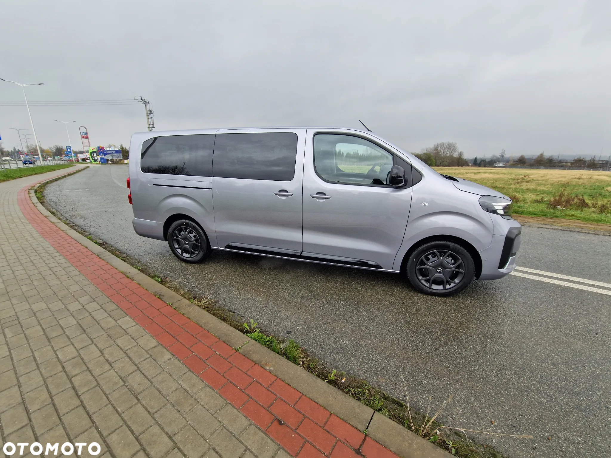 Opel Vivaro - 10