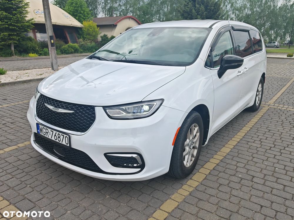 Chrysler Pacifica - 1