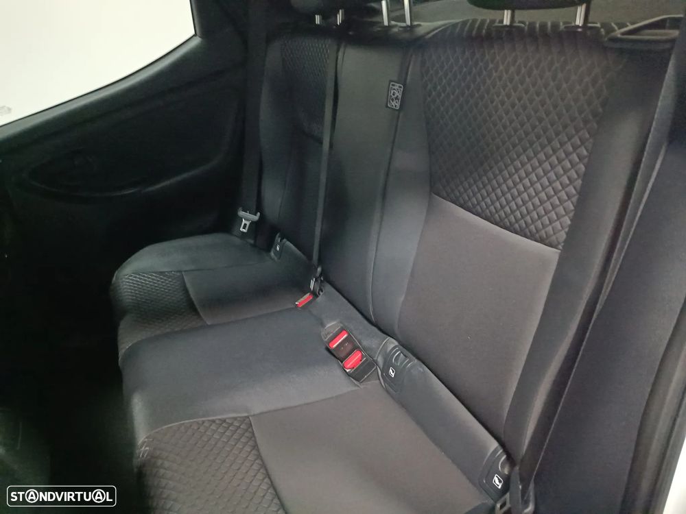 Toyota Yaris 1.5 HDF Luxury - 24
