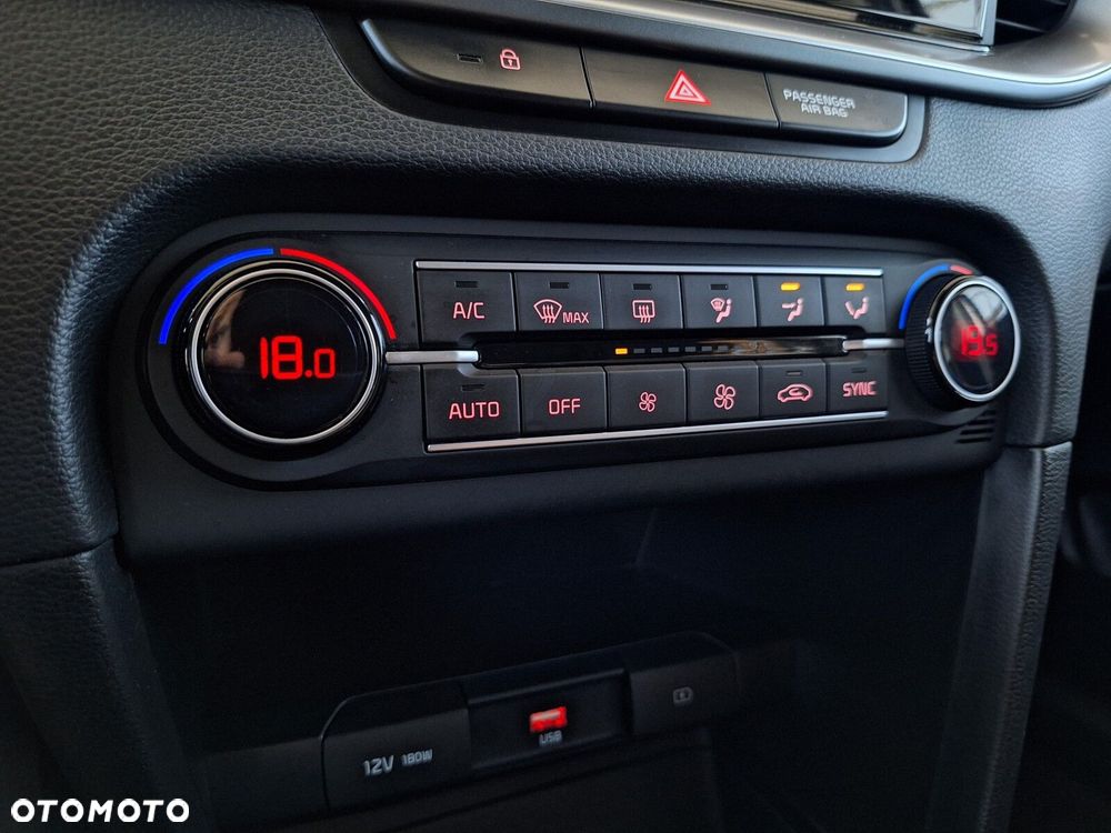 Kia Ceed 1.6 CRDi mHEV M - 29
