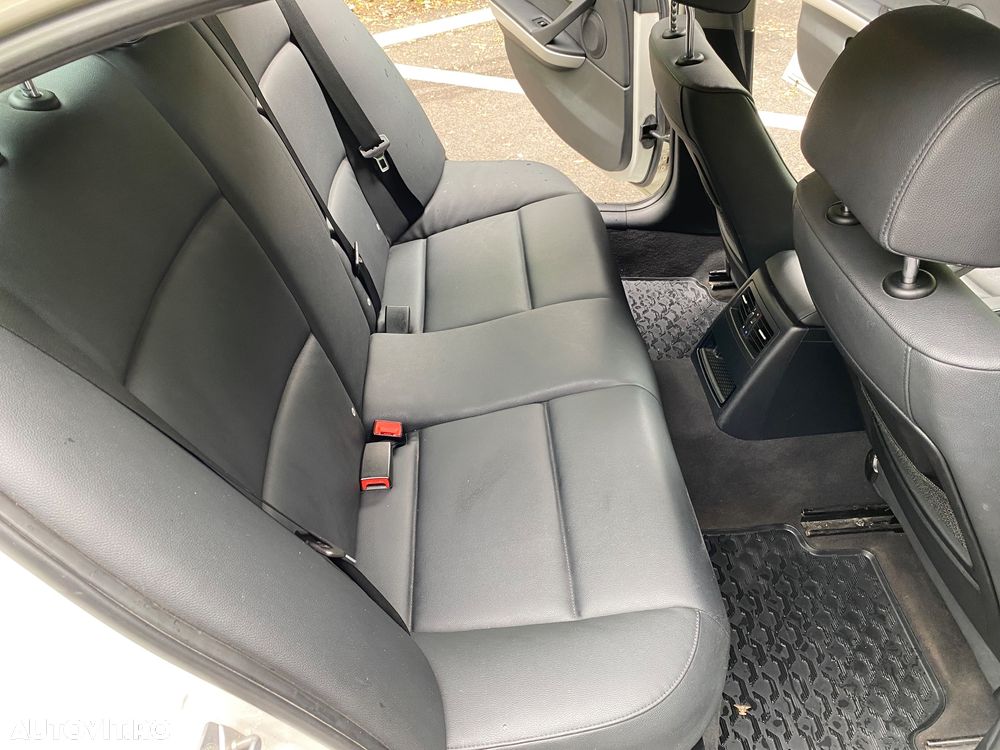 BMW Seria 3 318d - 6