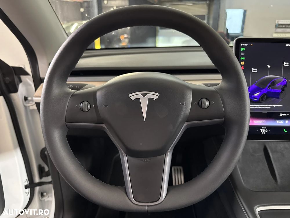 Tesla Model Y AWD Performance - 15