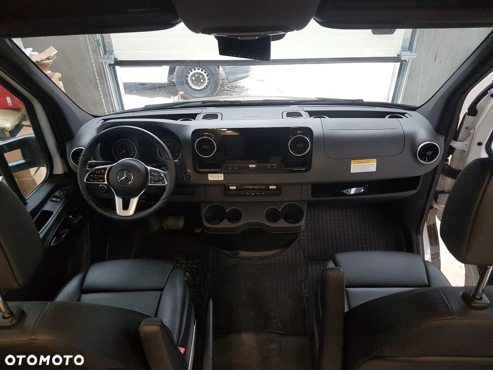 Mercedes-Benz Sprinter - 23