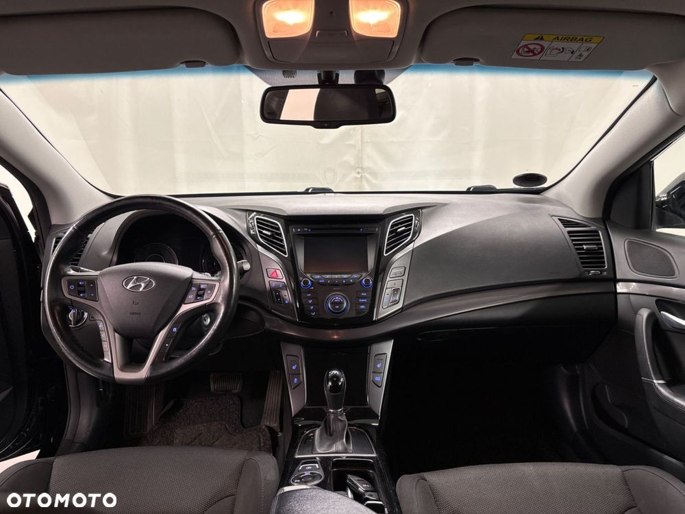 Hyundai i40 Kombi 1.7 CRDi DCT Premium - 23