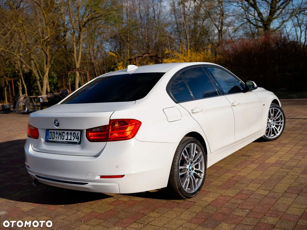 BMW Seria 3 318d Sport Line - 18