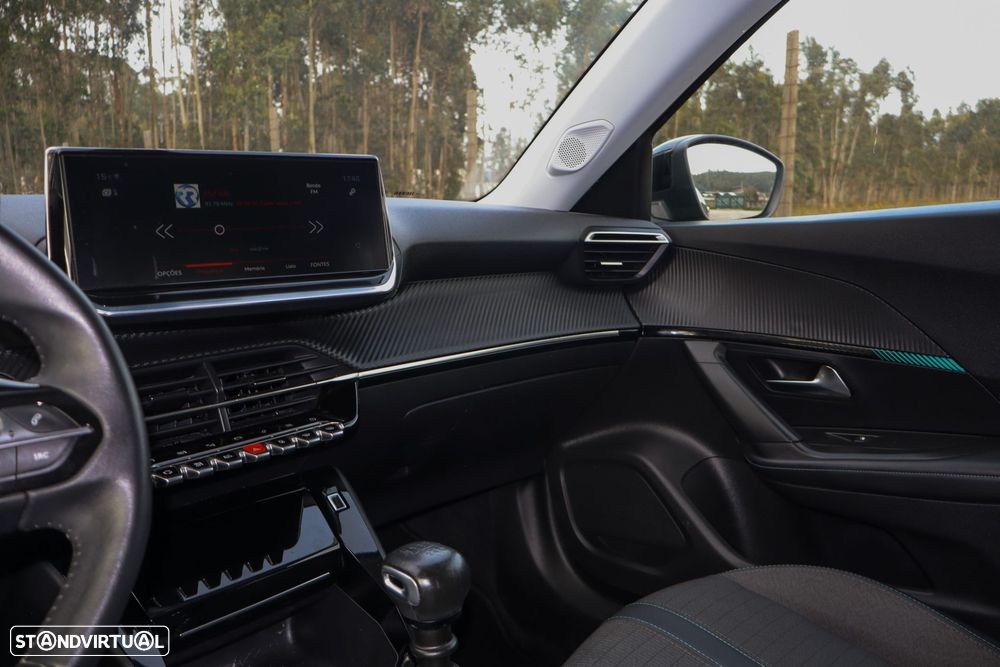 Peugeot 2008 1.2 PureTech Allure - 19