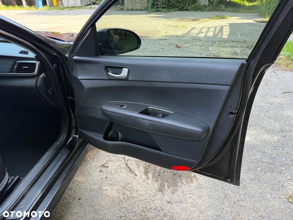 Kia Optima 2.0 M - 9