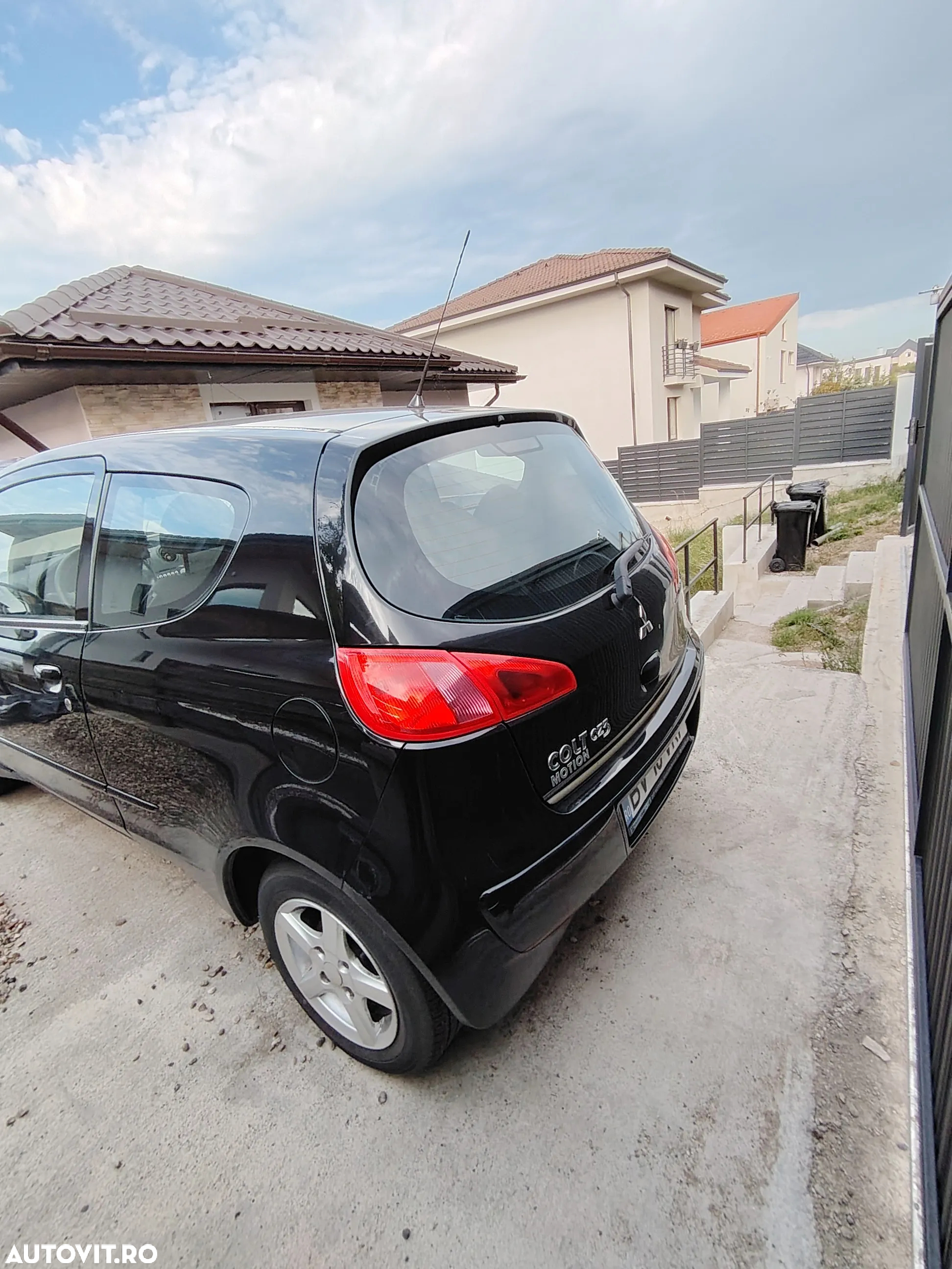 Mitsubishi Colt - 7