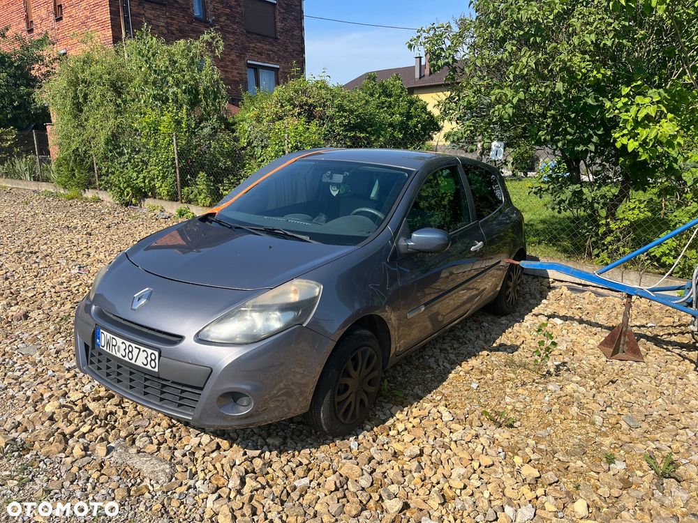 Renault Clio 1.2 16V Alize - 2