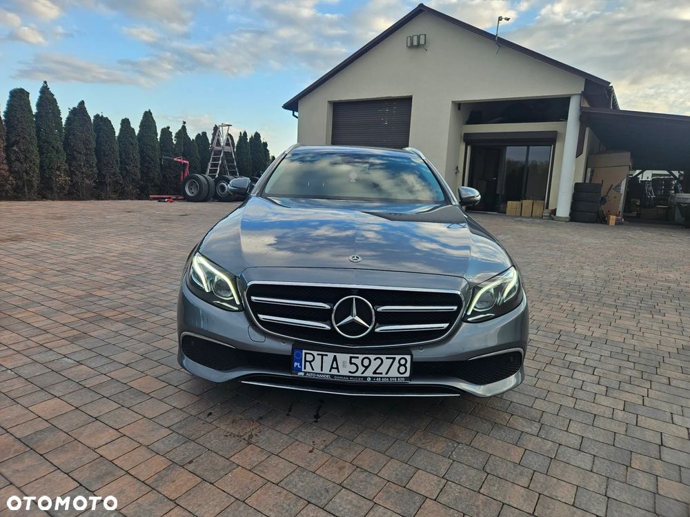 Mercedes-Benz Klasa E 200 d 9G-TRONIC Exclusive - 2