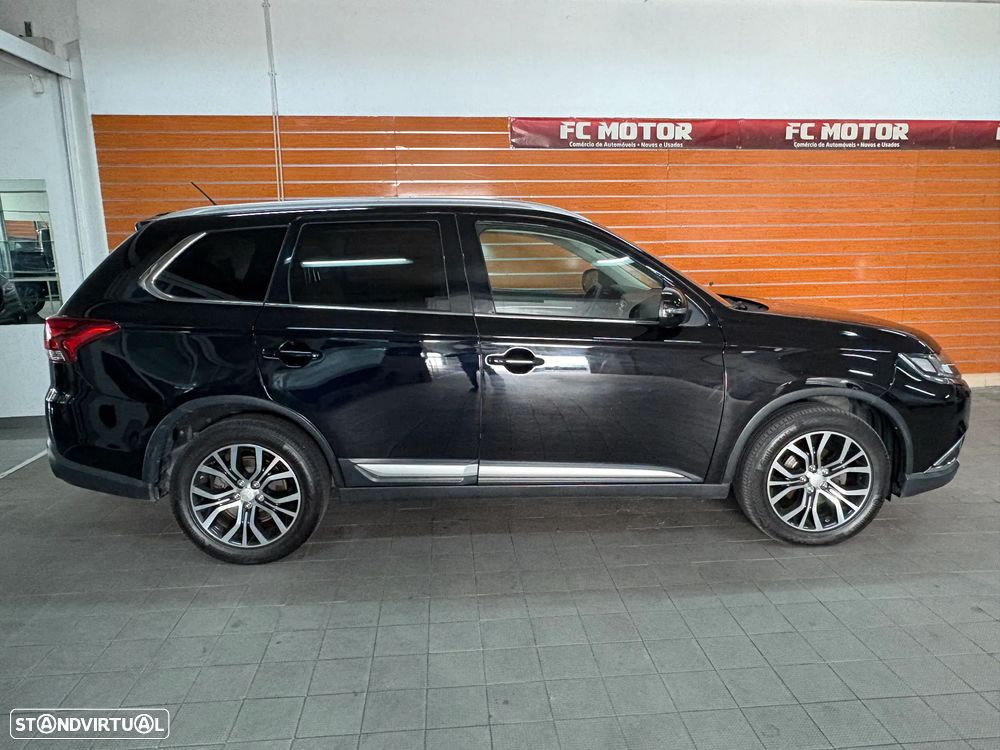 Mitsubishi Outlander 2.2 DI-D Intense Black Edition - 4