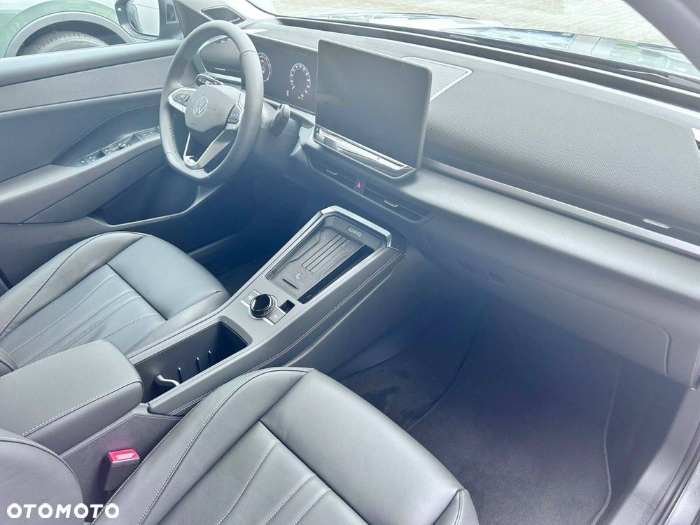 Volkswagen T-Roc - 19