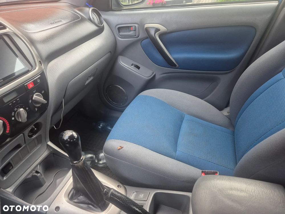 Toyota RAV4 1.8 VVT-i 4x2 - 6