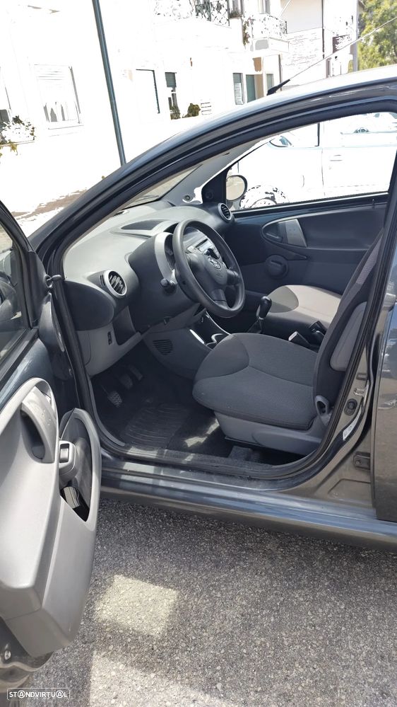 Toyota Aygo 1.0 - 11