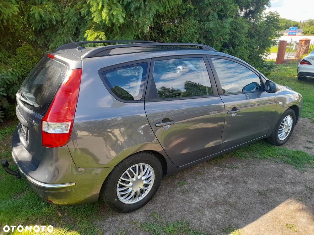 Hyundai i30 1.6 Classic + - 12
