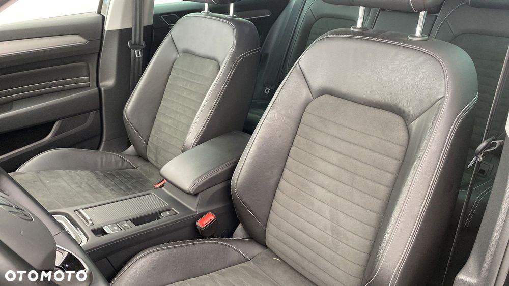 Volkswagen Passat - 11