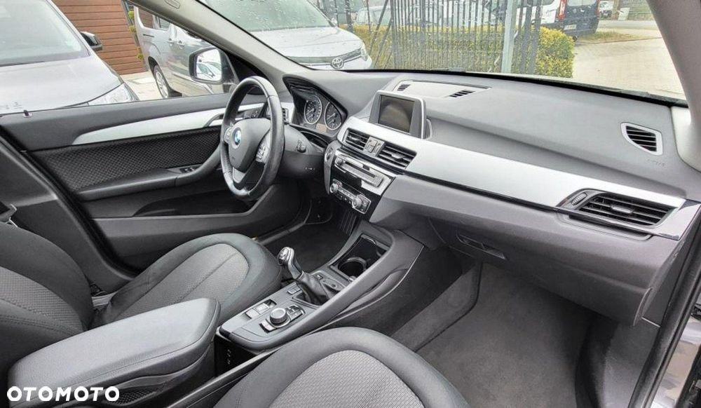 BMW X1 sDrive18i - 10