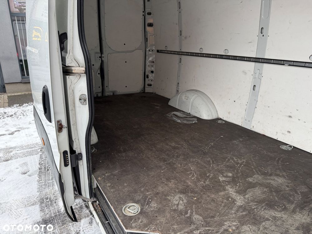Iveco DAILY 35S16 L3H2 - 7