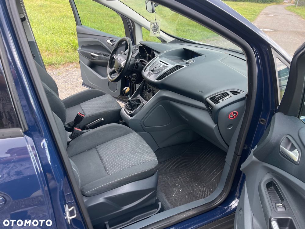 Ford Grand C-MAX - 13