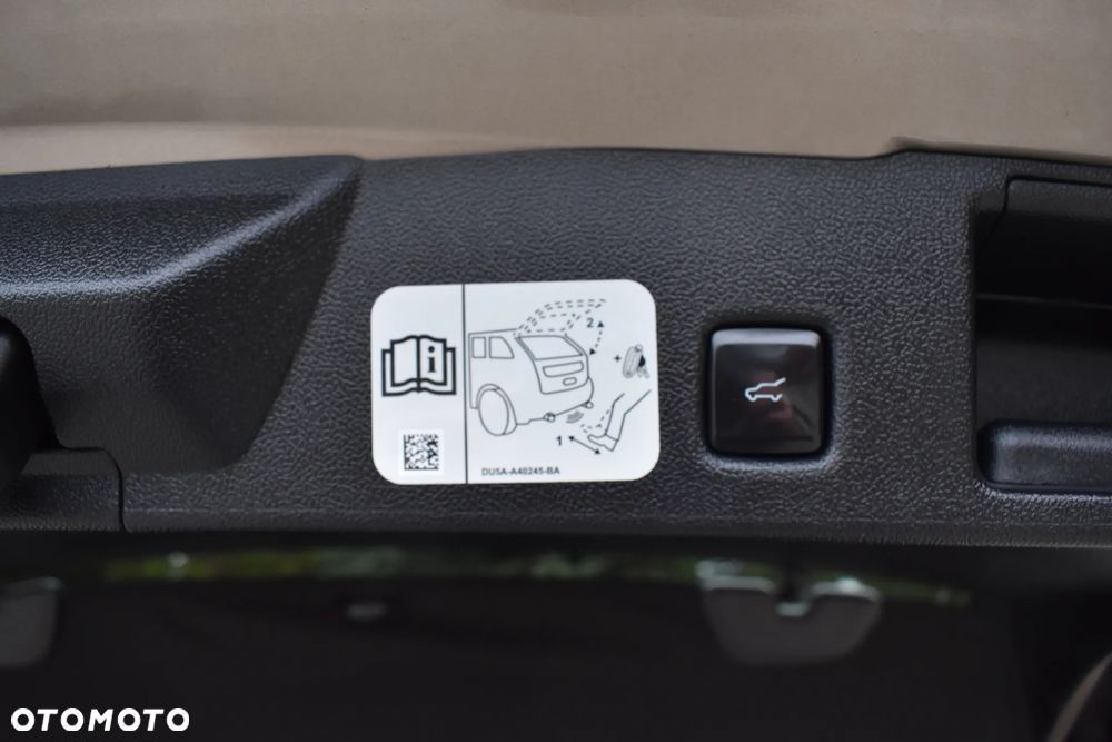 Ford Kuga 1.5 EcoBoost ST-LINE X - 28