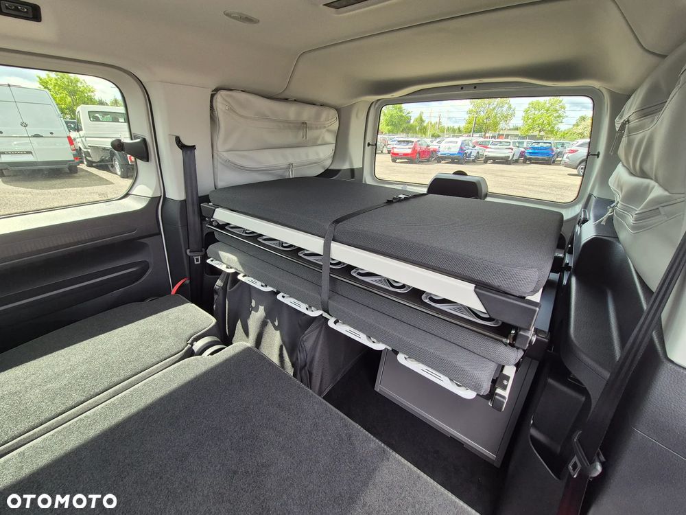 Volkswagen Caddy California - 18