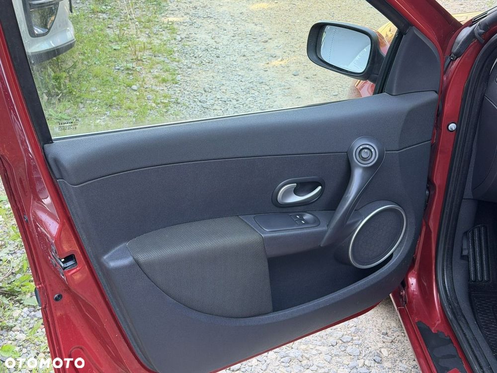 Renault Clio - 9