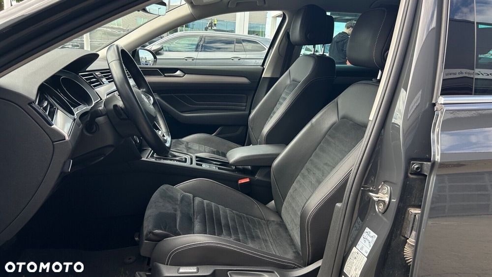 Volkswagen Passat Variant 2.0 TDI 4Mot Elegance DSG - 10