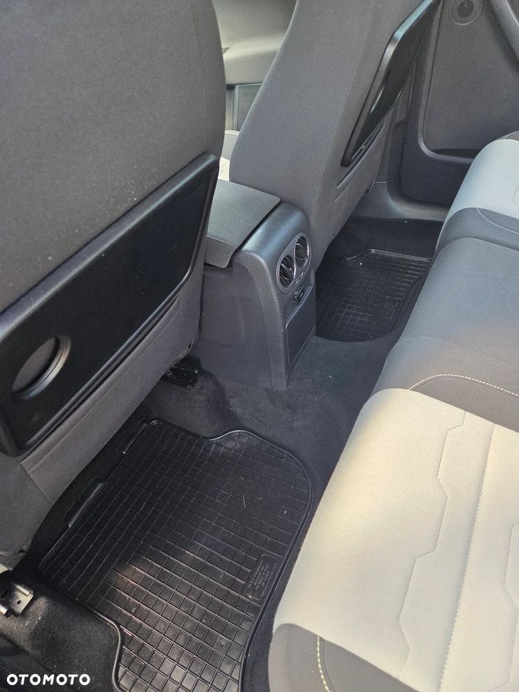 Volkswagen Golf Plus 1.6 TDI Comfortline - 15