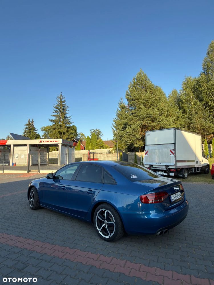 Audi A4 Limousine - 6