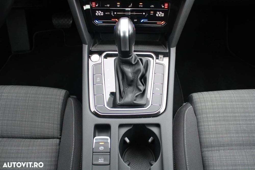 Volkswagen Passat Variant 2.0 TDI DSG Business - 19