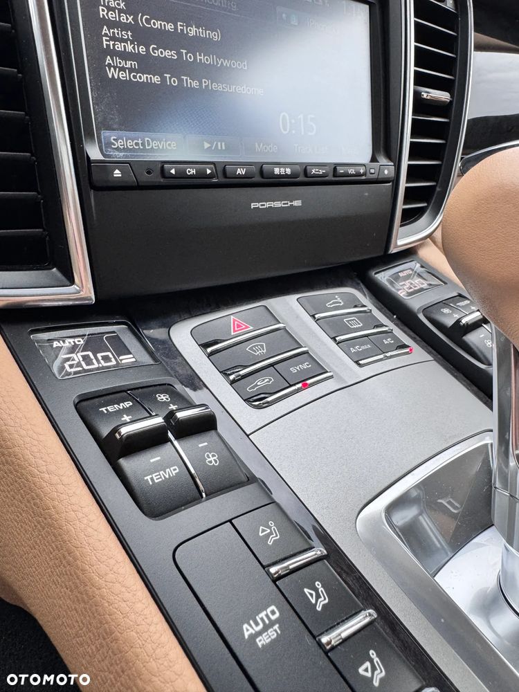 Porsche Panamera - 26