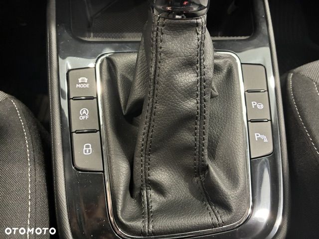 Skoda Fabia 1.0 TSI Drive DSG - 27