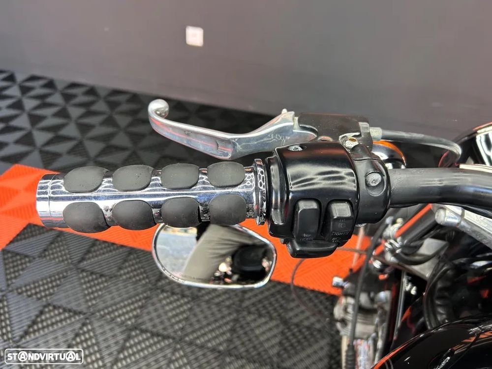 Harley-Davidson 883 Sportster - 10