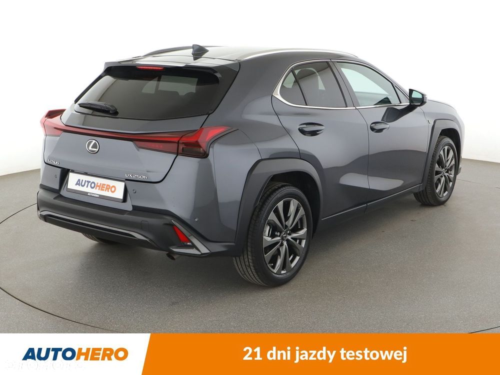 Lexus UX - 6