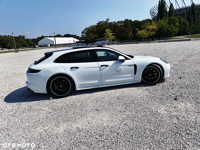 Porsche Panamera 4 E-Hybrid - 13