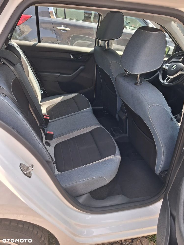 Skoda Fabia - 11