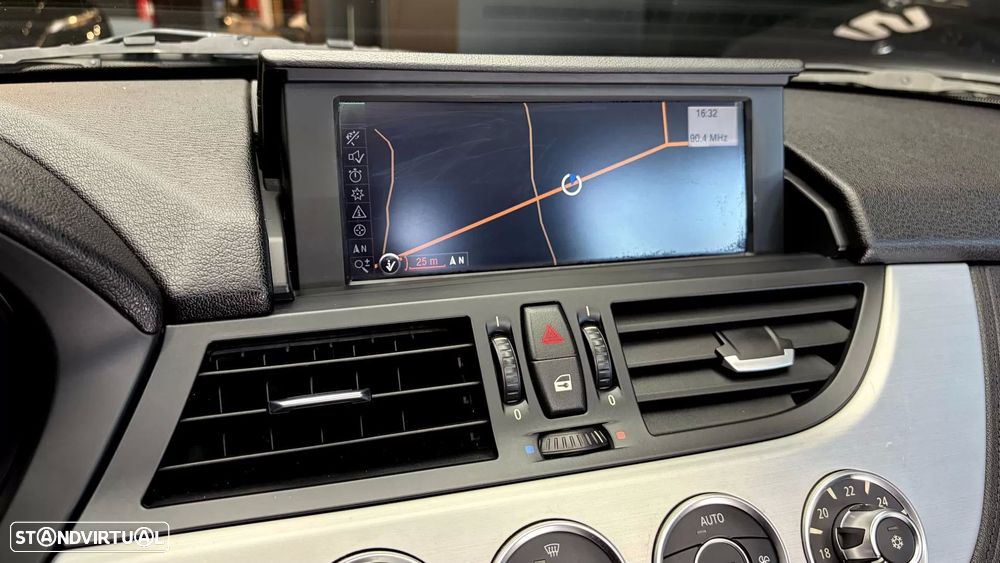 BMW Z4 35 is Auto - 50