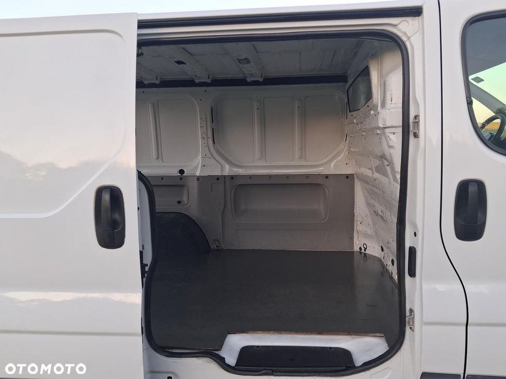 Renault Trafic - 23