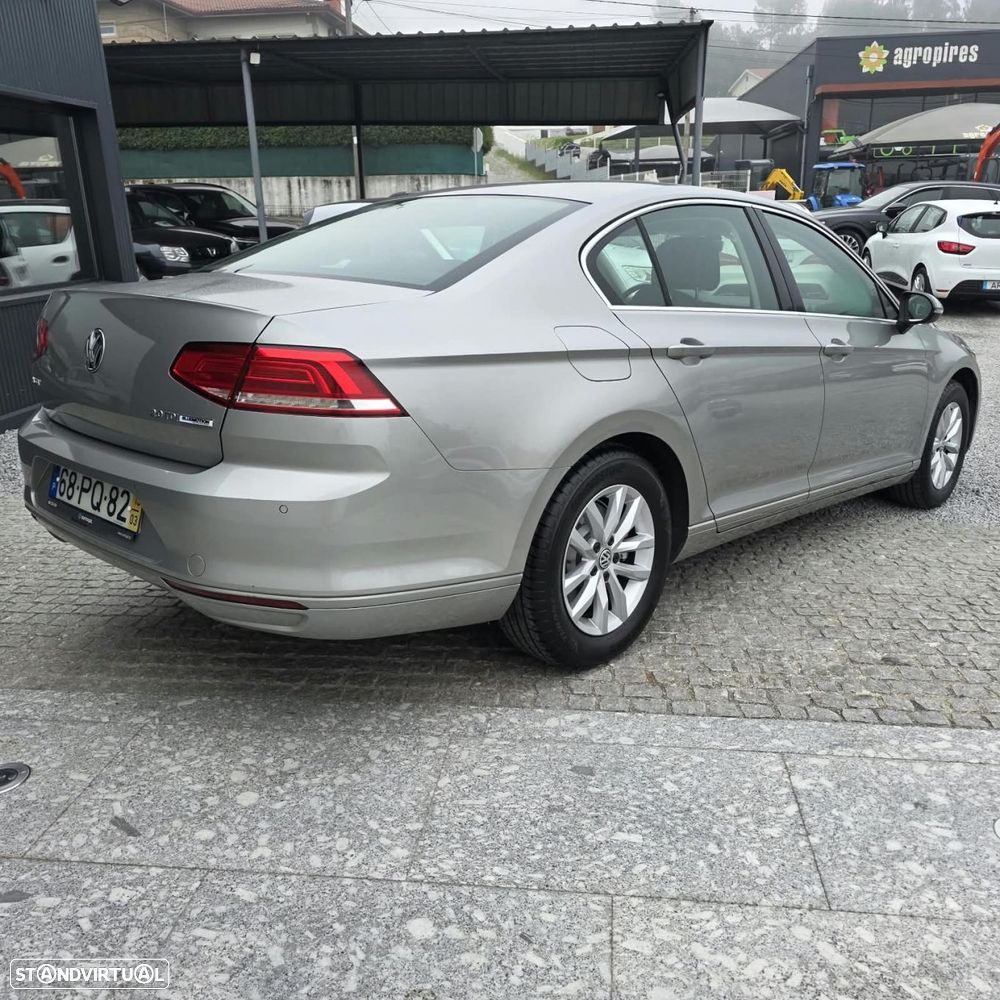 VW Passat 2.0 TDI Confortline - 3