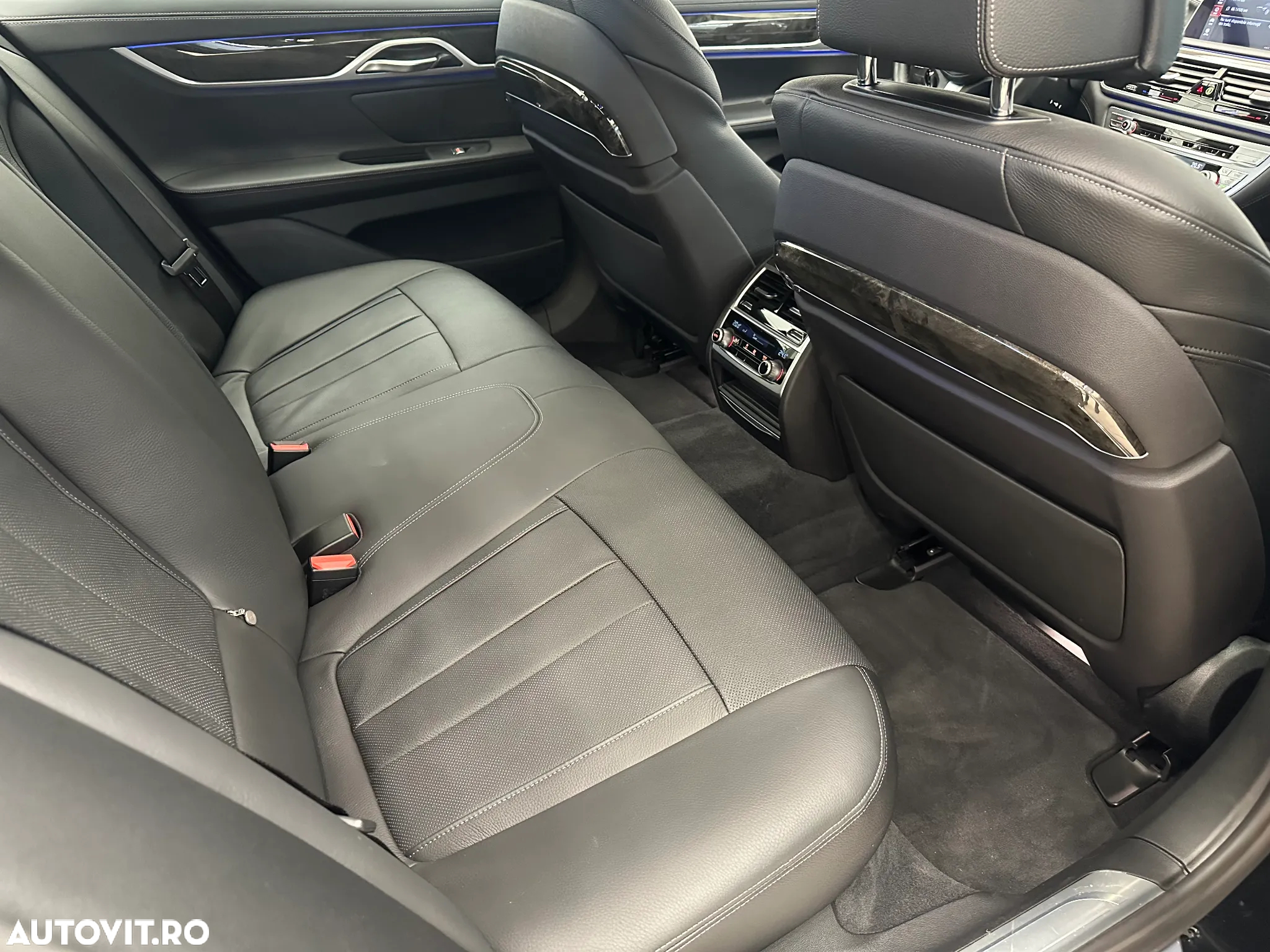BMW Seria 7 740d xDrive - 18