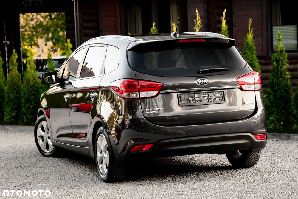 Kia Carens 1.7 CRDi L 7os - 13