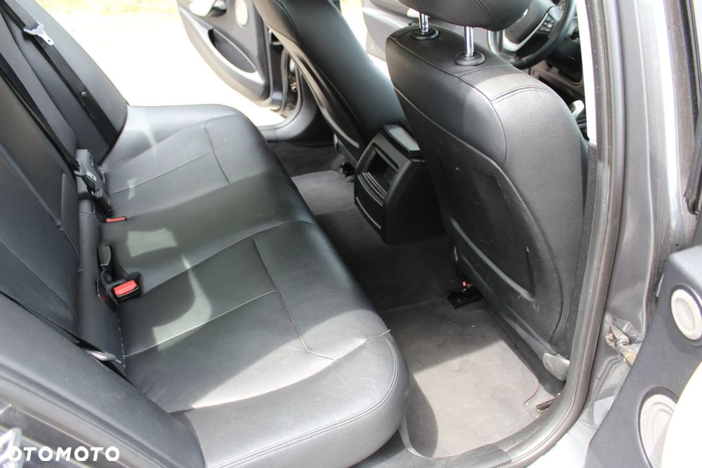 BMW Seria 3 320i Sport-Aut - 22