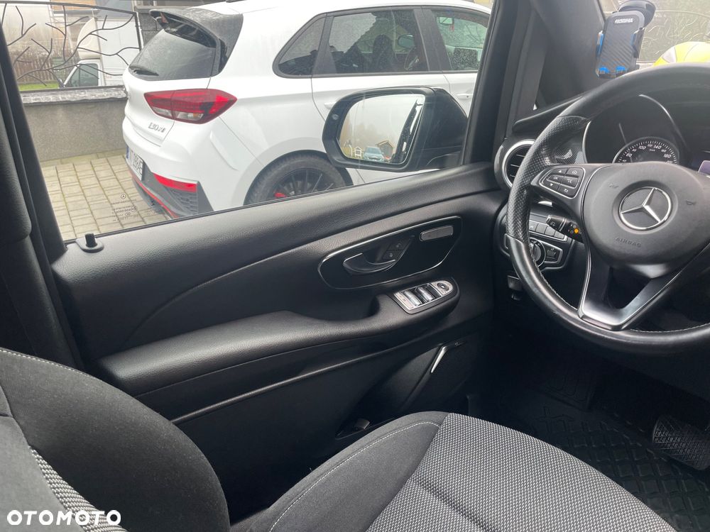 Mercedes-Benz Klasa V - 6