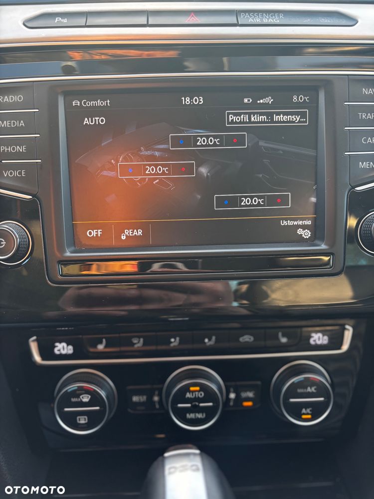 Volkswagen Passat - 21