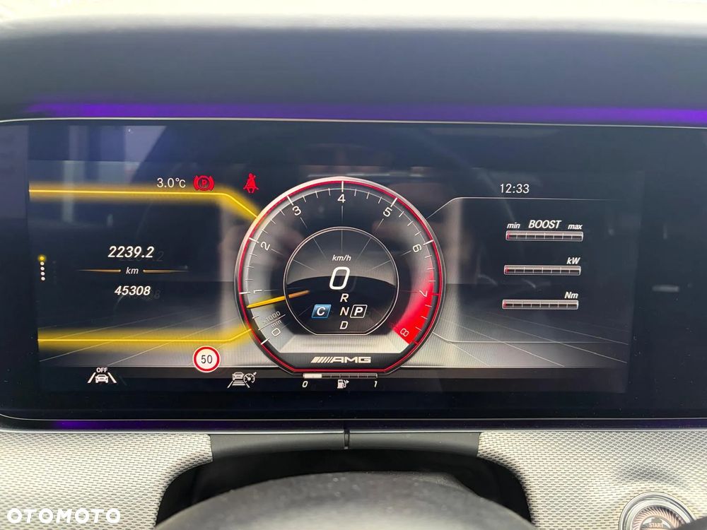 Mercedes-Benz Klasa E AMG 63 4-Matic+ - 29