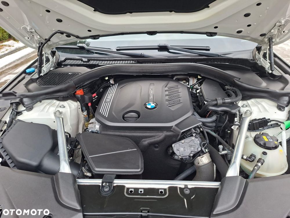 BMW Seria 5 518d Sport Line - 16