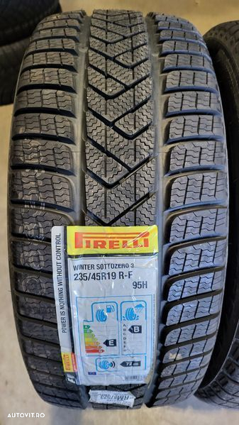 235/45/19 Pirelli 4piese Runflat - 4