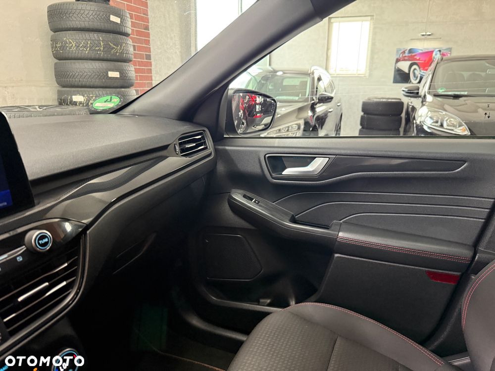 Ford Kuga 2.0 EcoBlue Hybrid ST-LINE - 26