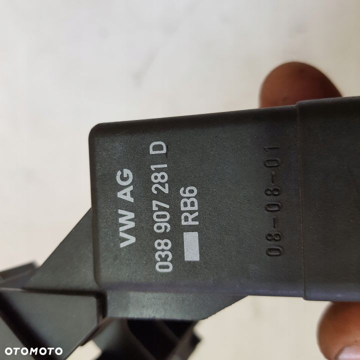 Przekaźnik świec żarowych - Bosh - Audi, VW, Seat - 2